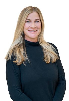 Portrait of Aileen Arcos, REALTOR®.